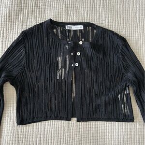 Zara cropped long sleeve button up top